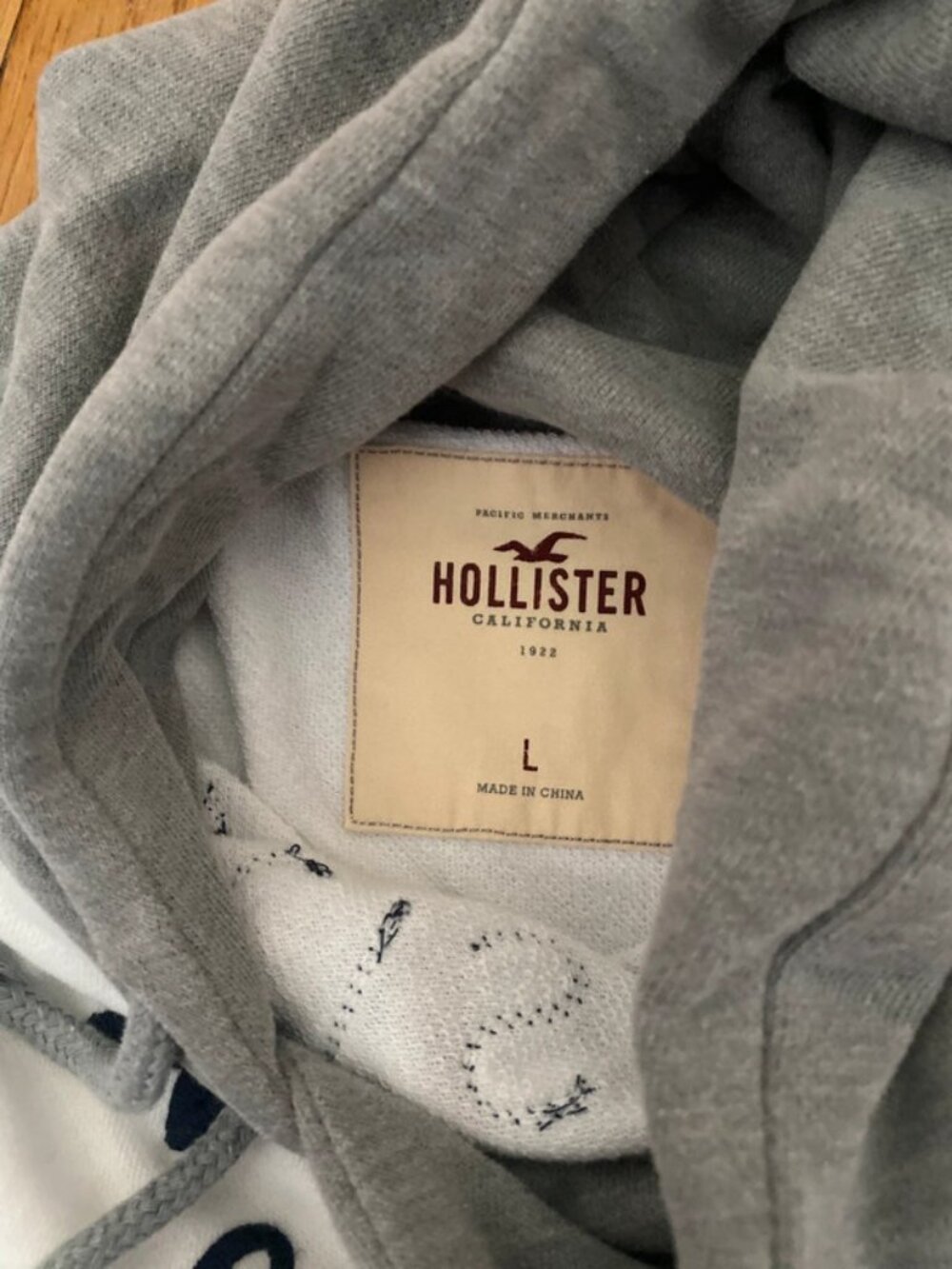 Y2K 2000s Vintage Hollister Long sleeve shirt and hoodie grey and white - Picture 5 of 10